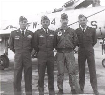 Arnberger At Nellis AFB With Japanese Pilots 1960 62 - Super Sabre Society