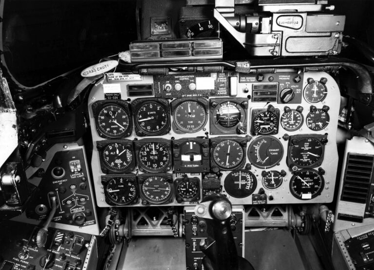 North American F 100D Cockpit - Super Sabre Society